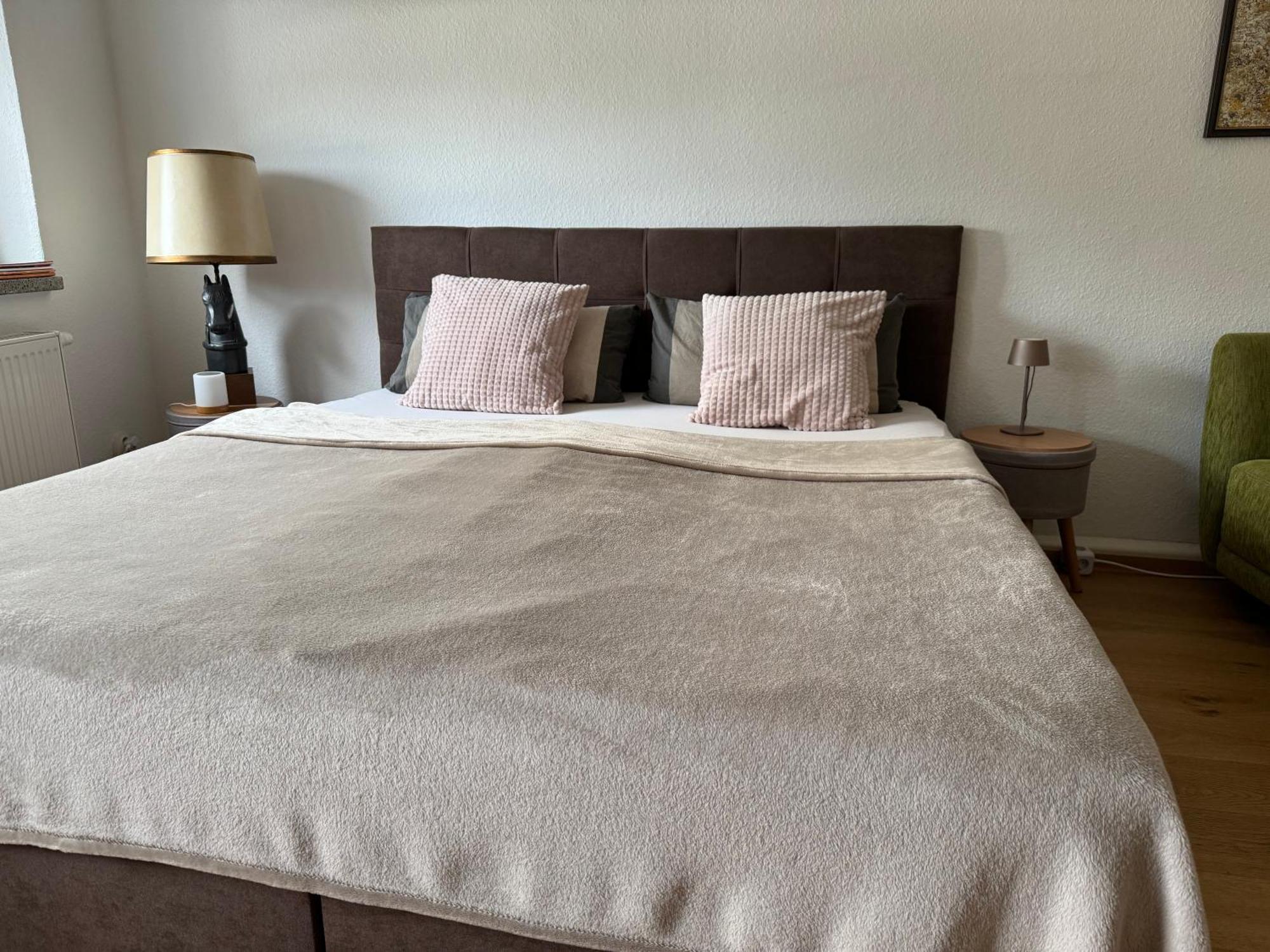 Schoene Ferienwohnung Mit Kostenlosem Parkplatz コットブス エクステリア 写真
